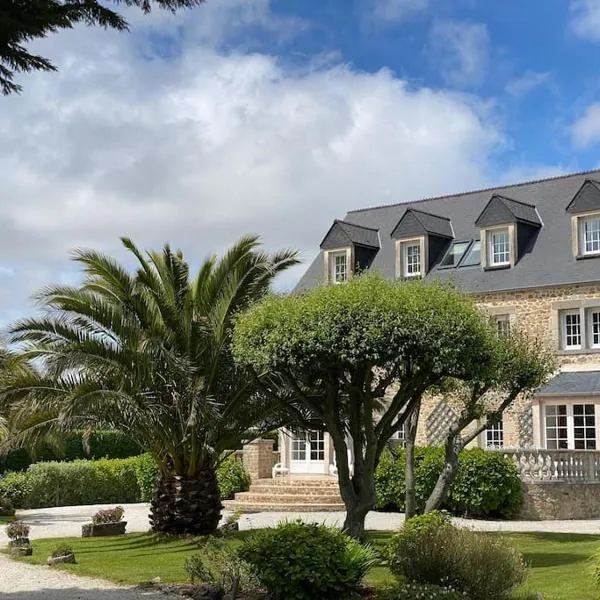Villa Champfleury, à 50 m de la plage!, hotel in Réville