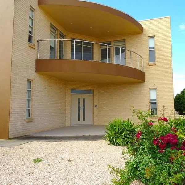 Kinroc House, hotel i Port Moonta