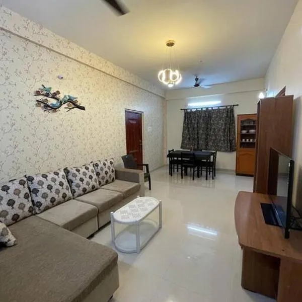 V4 Stay - Luxury 1 BHK AC Suite sleeps 5 guests, hotel v destinaci Kójamputtúr