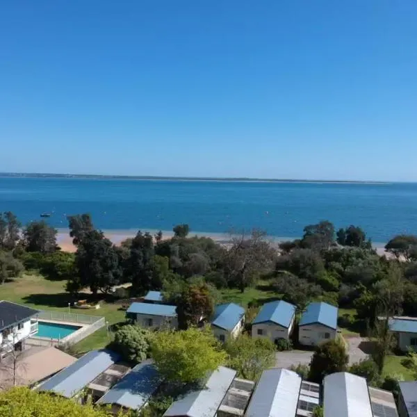 Beach Park Phillip Island - Cabins to Melbourne Airport premium and luxurious chauffeur service