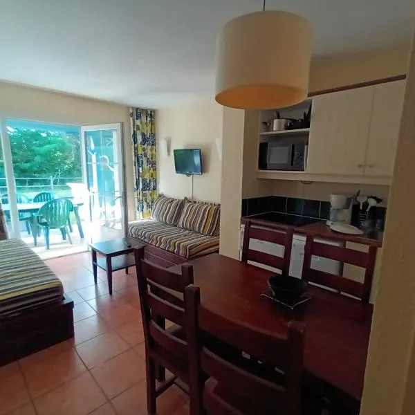 Au pied de la Dordogne, hotel v destinaci Argentat