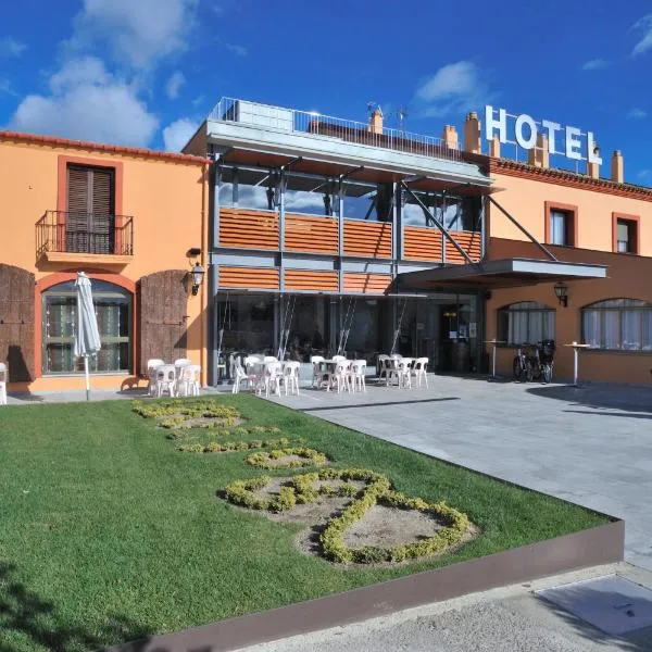 Hotel Restaurant Sol i Vi, hotel in Sant Cugat de Sesgarrigues