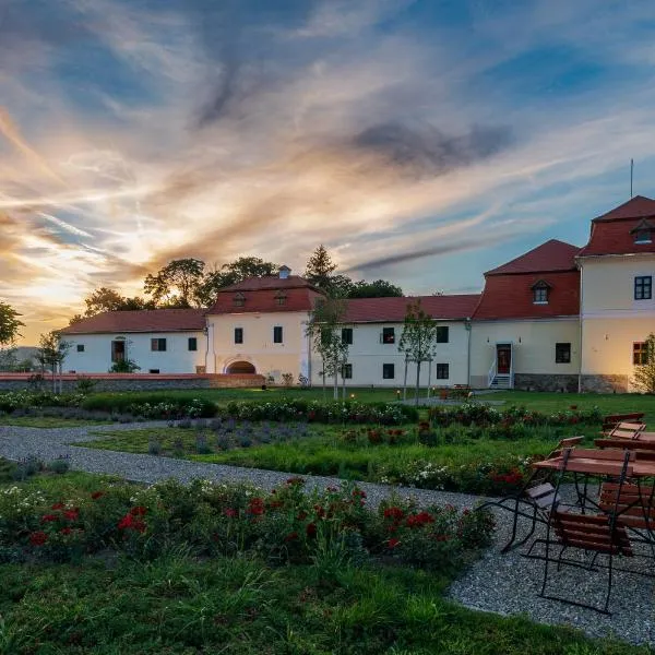 Ugron Castle Fiatfalva, hotel in Cristuru Secuiesc