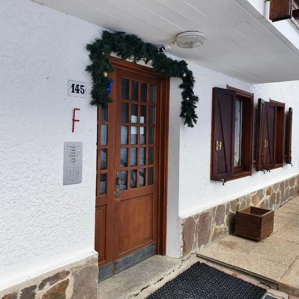 La casa nel verde, un nido accogliente con vista, hotel Folgaridában