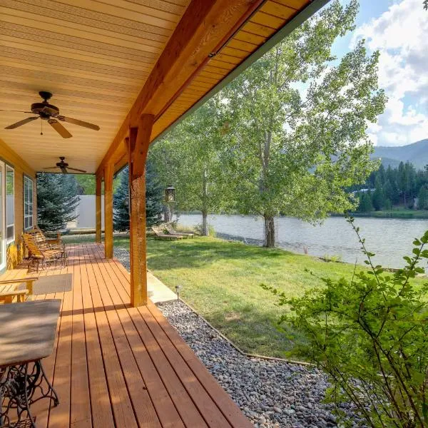 Clark Fork Riverfront Home with Dock!, hotel di Thompson Falls