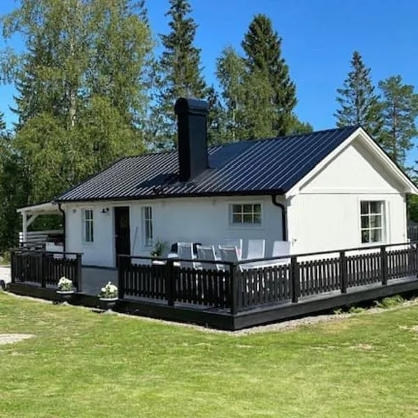 Mysigt hus nära hav och skog på härliga Alnö, hotel v destinaci Myrnäs