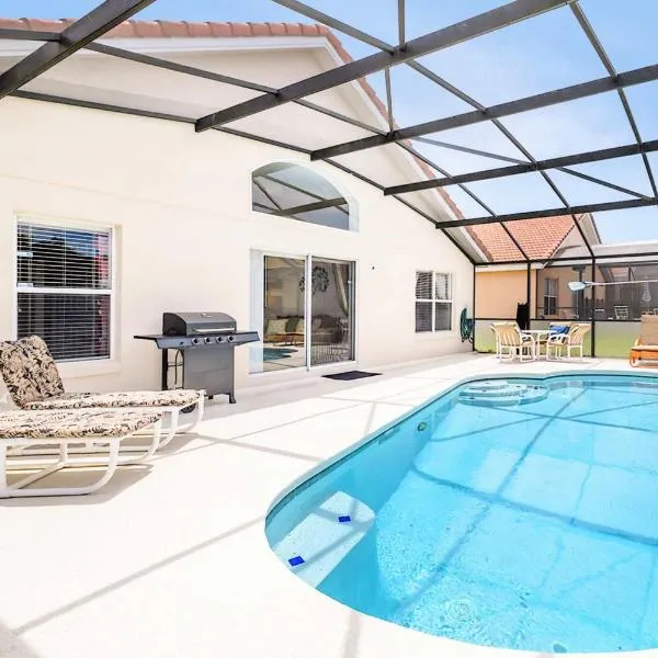 4BR Family Resort Home - Private pool & Games Room, hotel in Davenport