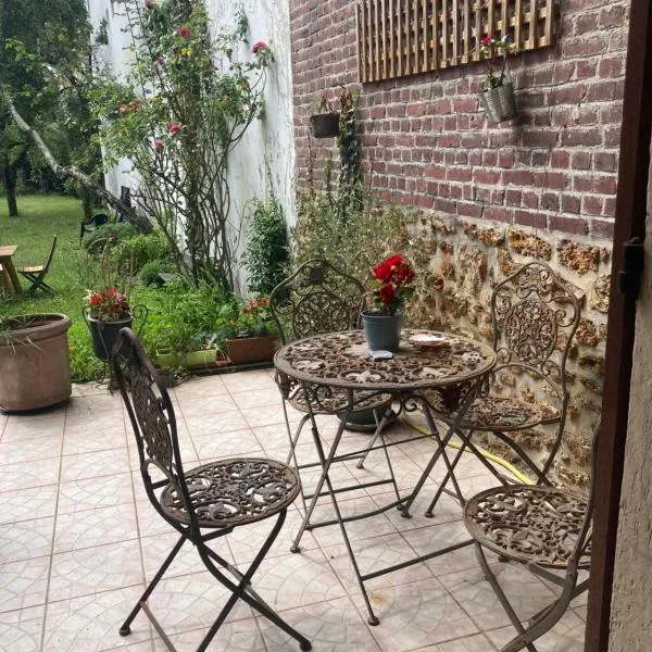 Studio avec terrasse sur jardin, hotel v destinácii Fontenay-sous-Bois