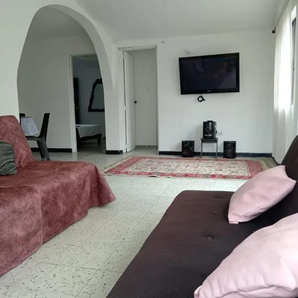 Casa familiar cerca a Parque Metropolitano del Café, Aeropuerto, Terminal de Transporte, Villa Olímpica, Estadio, Expofuturo, hotel v destinaci Pereira