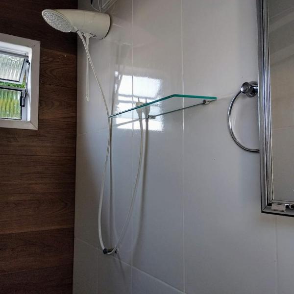 Aconchegante Microcasa Banheiro Privativo e Garagem Compartilhada - Foto 3