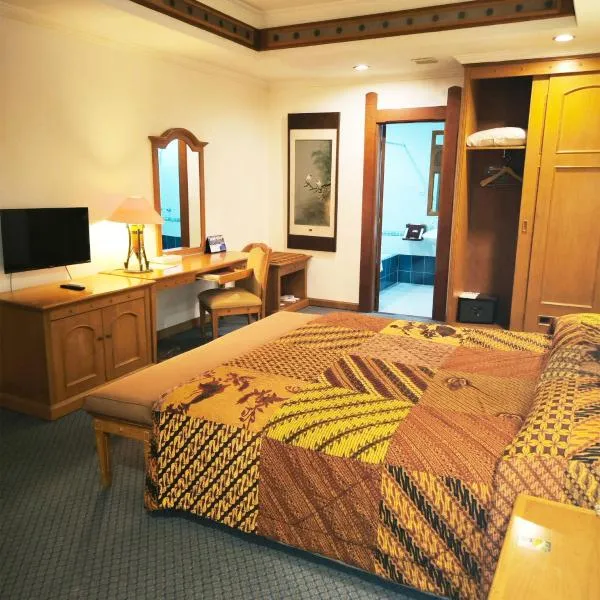 Kresna Hotel, hotel v destinaci Wonosobo