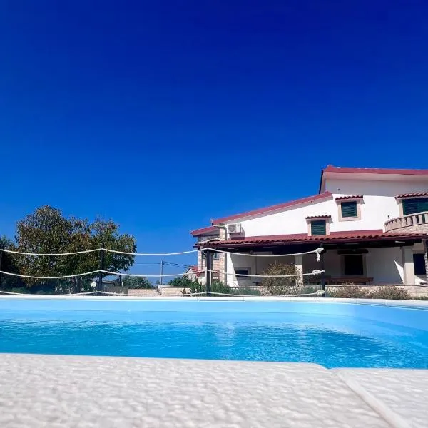 Apartman “Snježana”, hotel in Marina