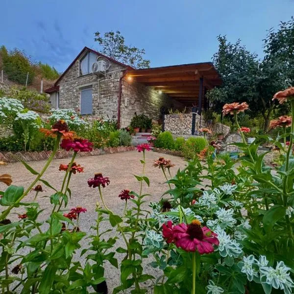 Stone House, hotel v destinaci Këlcyrë