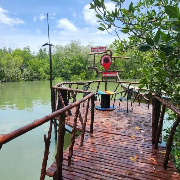 Phang Nga Bay Khanittha Homestay, hotel v destinaci Ban Khiam