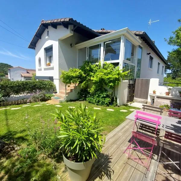 Fauvette17, Hotel in Saint-Palais-sur-Mer