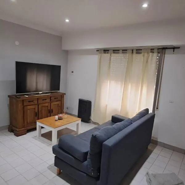 Chacaimanta Carhue, hotel v destinaci Carhué