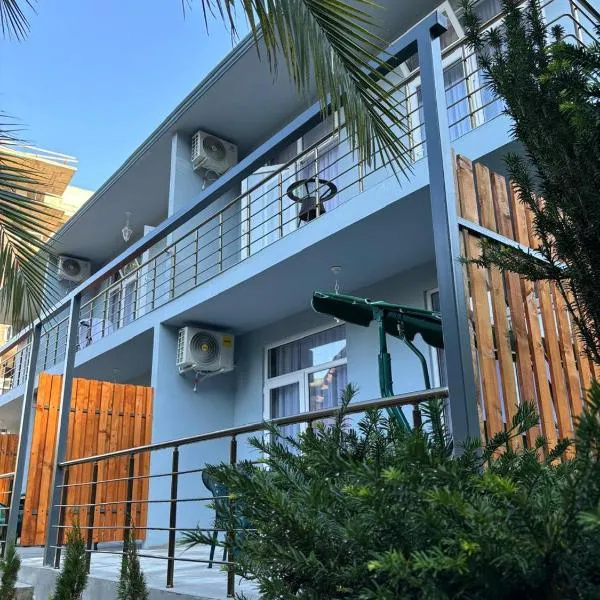 Cottages at Villa Del Mar Kvariati, ξενοδοχείο σε Kvariat'i