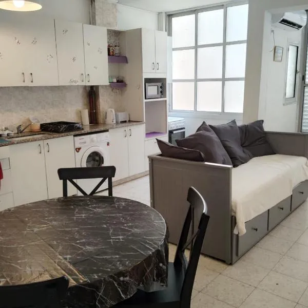 A 5 mn de la plage, hotel a Netanya