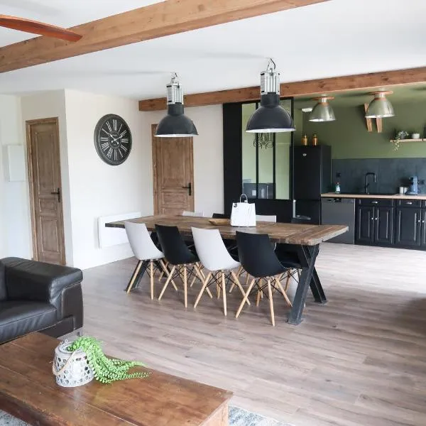 Grange La Rouge - gîte Corrèze, hotel in Ayen