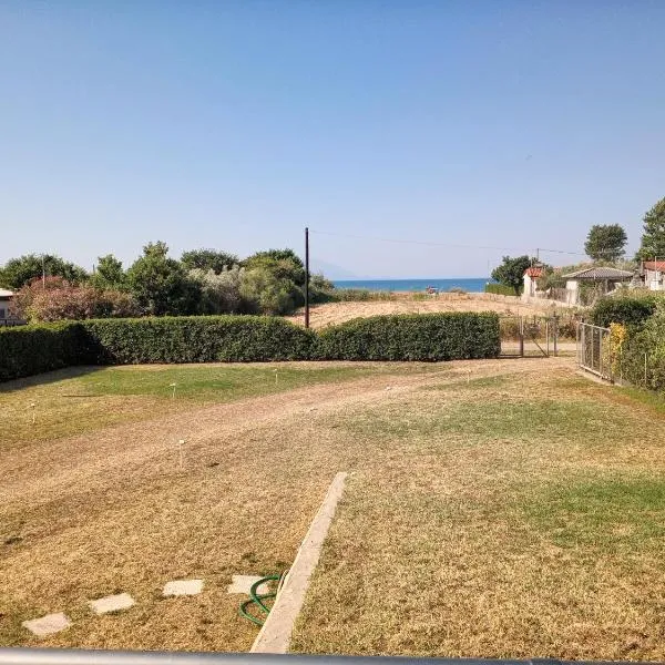 Fotini's Holiday Beach Home, hotel Dhíkella városában