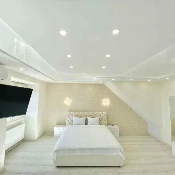 Панорамні SKY HOUSE Безключовий доступ!, hotel in Vinnytsya
