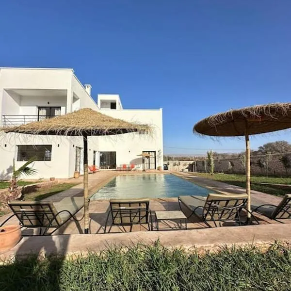 Villa d'Exception a Sidi Kaouki-piscine et intimité absolue, hotel a Sidi Kaouki