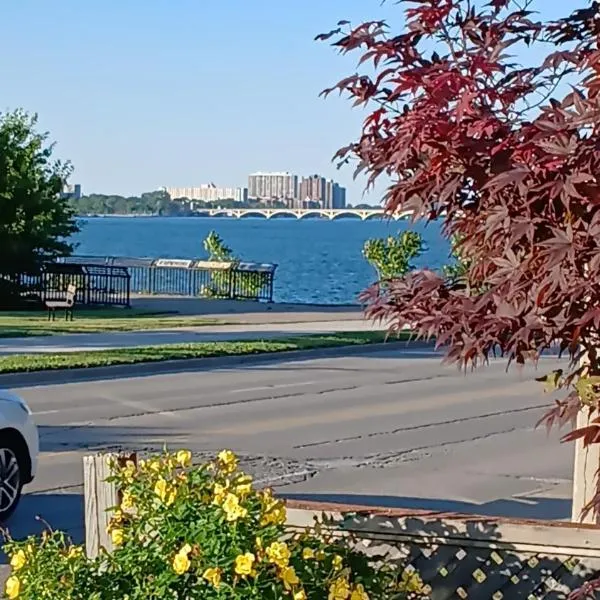Waterfront Home Windsor ,Canada, hotel v destinaci Windsor