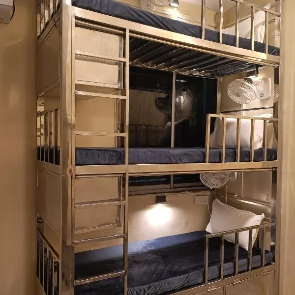 The Aroma Backpackers, hotel in Mumbai