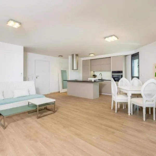 Apartment Crikvenica Trg Duga, hotel v destinaci Crikvenica