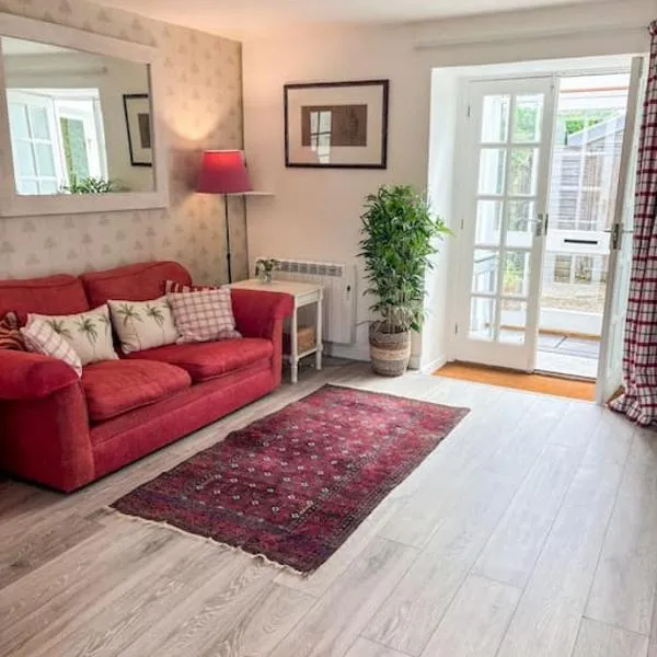 Cosy flat in Ampney Crucis, hotel in Ampney Crucis