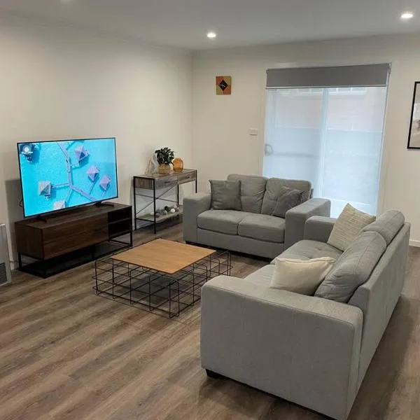 New 3 bedroom house in Cooma, hotel v destinaci Cooma