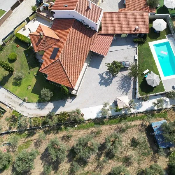 Alojamento Poço do Barro, hôtel à Lodões