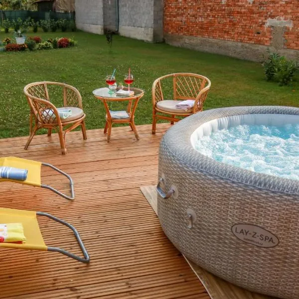 Guest house Studio apartman Marina - with jacuzzi, free parking, pet friendly, hotel v destinaci Karlovac
