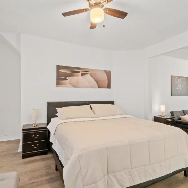 Unit # 1 - Right Next to Howard University, hotel di Washington