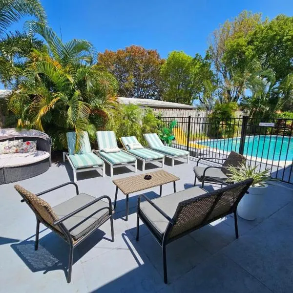 Prime Location Gateway with Pool & Patios, Near Beaches, Groceries and Restaurants, hotel in Fort Lauderdale