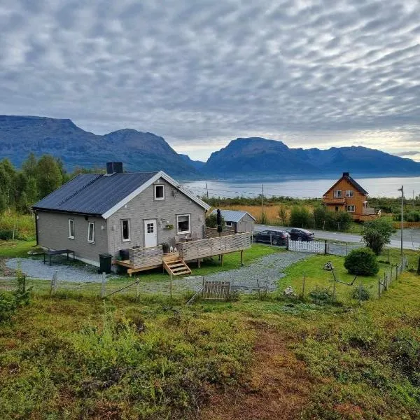 Hytte i Skinnelv, Lyngen, hotel in Skinnelv