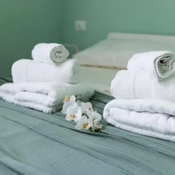 Appartamento FLOWER, hotel v destinaci Asti