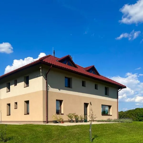 Penzion Bez Modrého Páva, hotel ve Štramberku