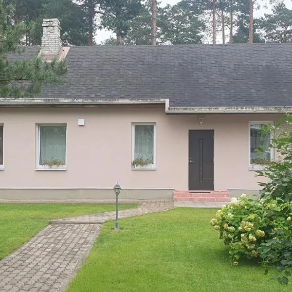 Cozy house with sauna and terrace, hotel v destinaci Narva-Jõesuu