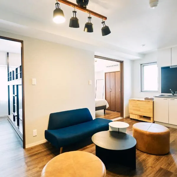 BbyC APARTMENT 浅草花園通 レンタカー&サウナ付ホテル, хотел в Токио
