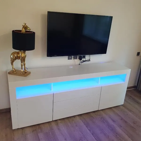 Voll möbilierte Fehrienwohnung neben schönklinik in Bad aibling, hotel v destinaci Harthausen