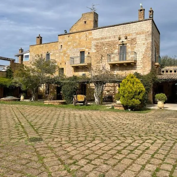 Masseria Sotto le Stelle Provenzani, hotel Casalabatéban