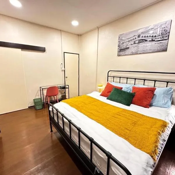 Twenty-one BKK House, hotel di Bang Kapi