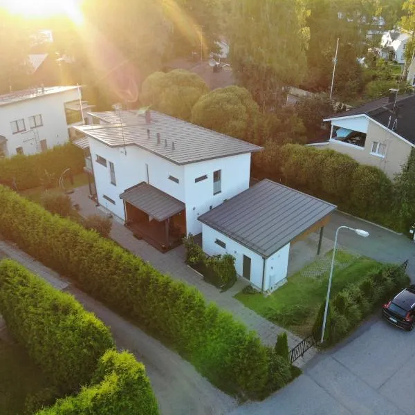 Beautiful house in Marjaniemi, Helsinki、ヘルシンキのホテル