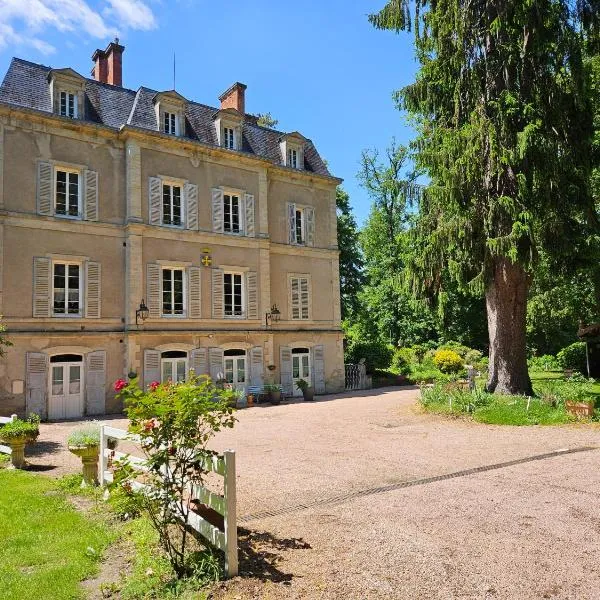 Château de MontSablé, hotel v destinaci Lezoux