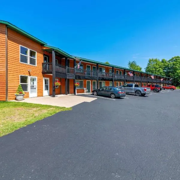 Quality Inn & Suites Munising, hotel in Wetmore