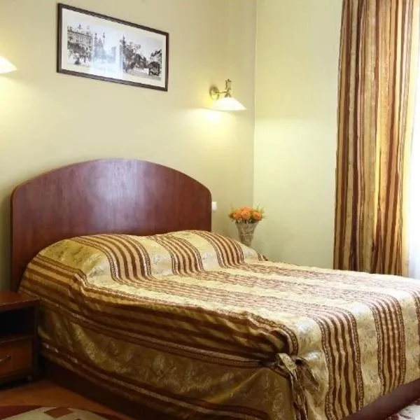 Соняхи, hotel in Zimna Voda