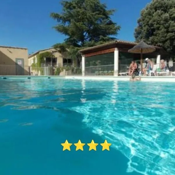 Camping les Oliviers, hotel v destinaci Oraison