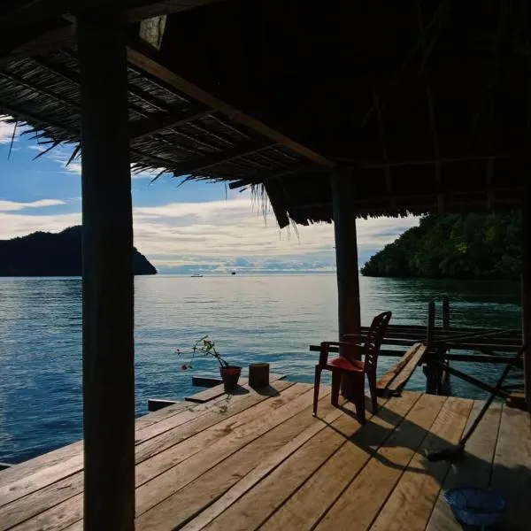 Raja Ampat Triton Homestay, hotel v destinaci Kri