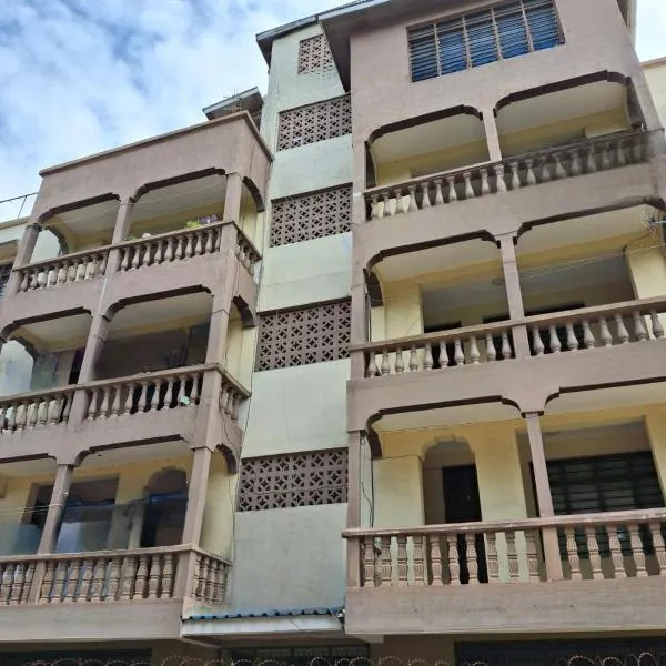 Olulu Place, hotel in Frere Town